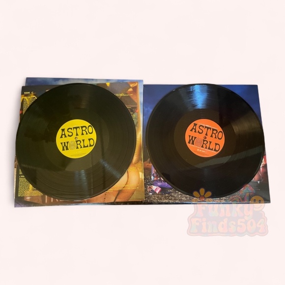 Astroworld Vinyl Record Collector’s Edition 2LP Like New Condition Travis Scott - Picture 7 of 7